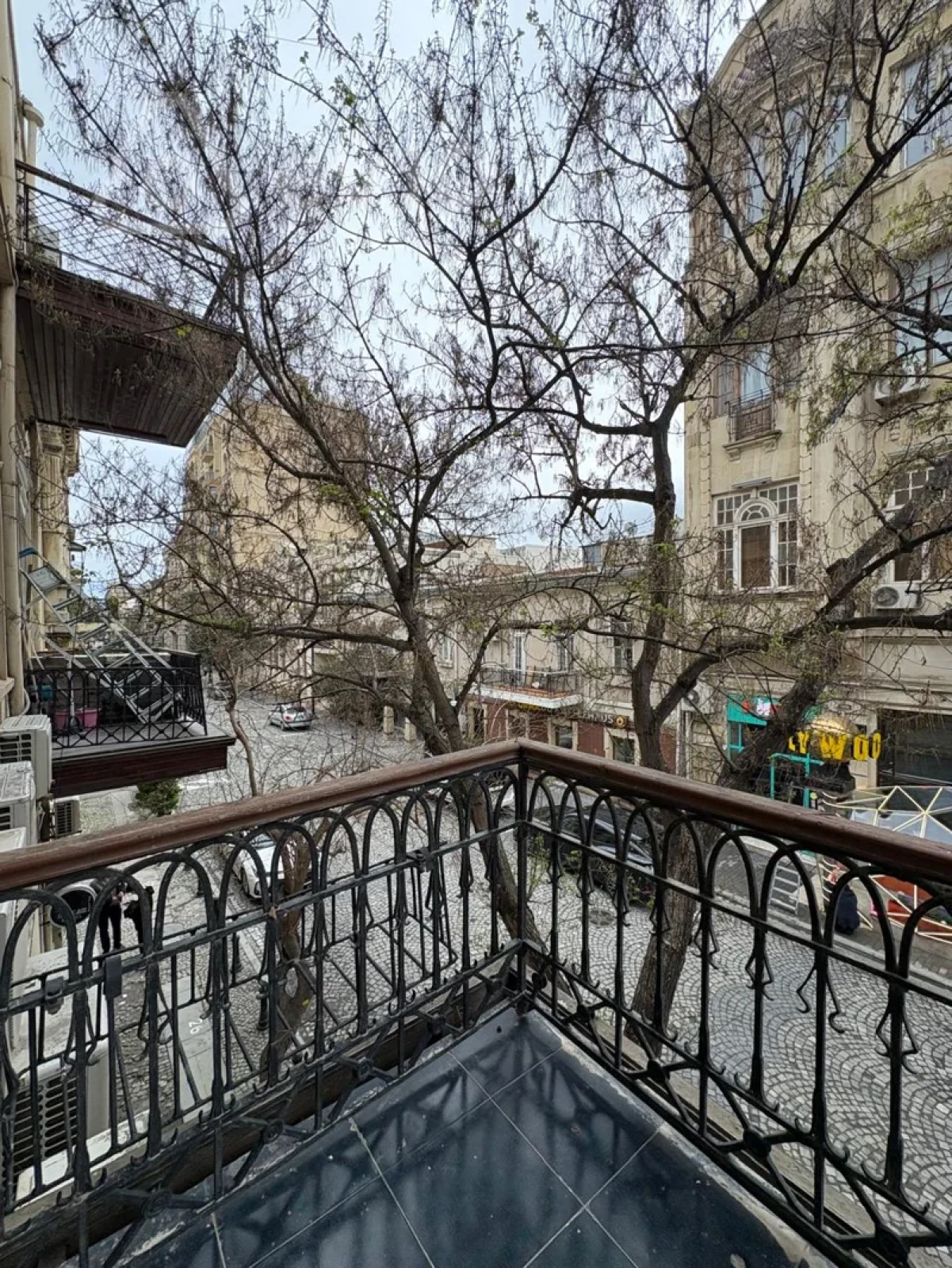 Satılır 3 otaqlı köhnə tikili 110 m²