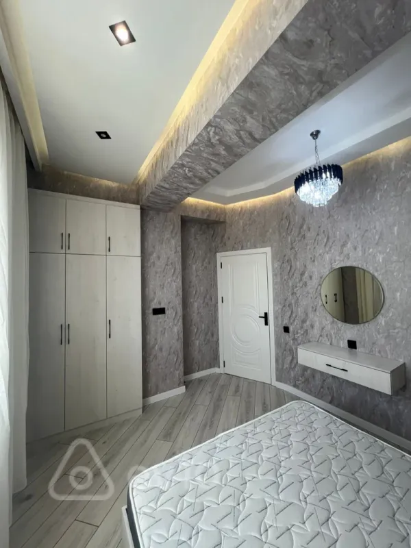 Kirayə verilir 3 otaqlı yeni tikili 95 m²