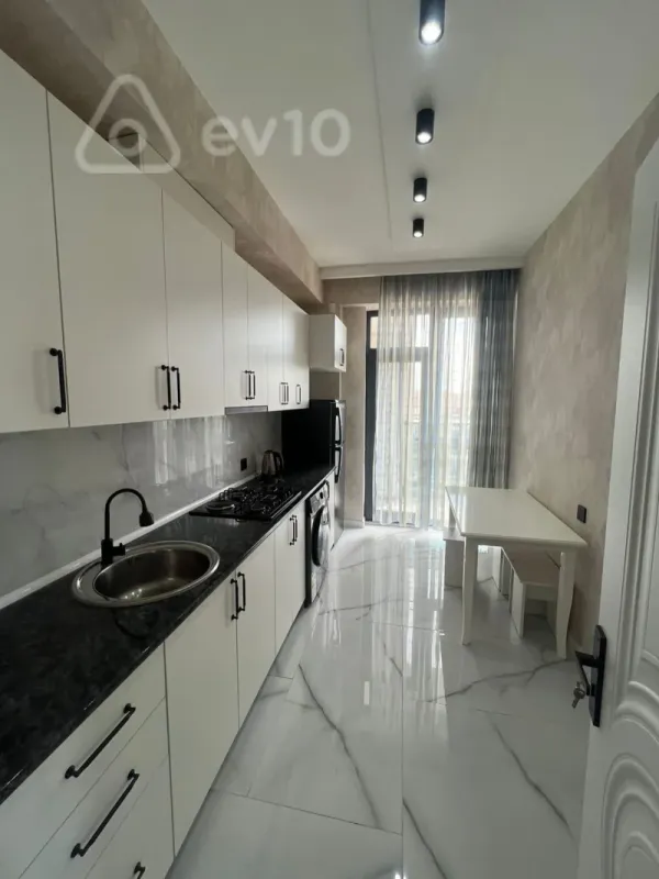 Kirayə verilir 3 otaqlı yeni tikili 95 m²