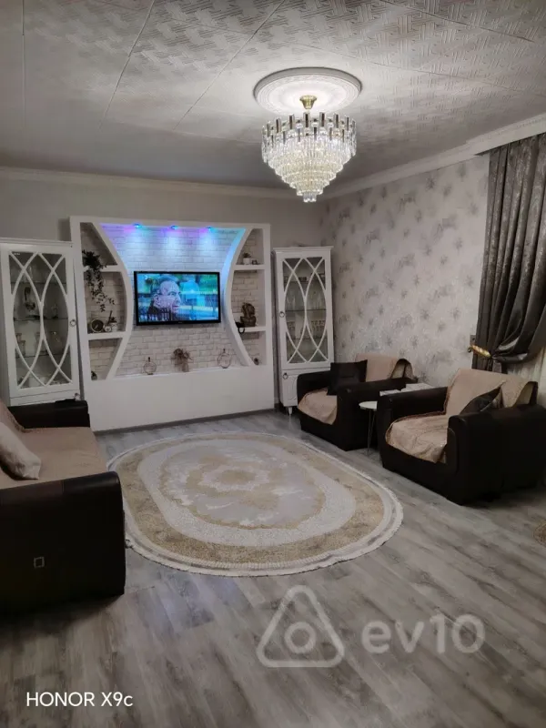 Kirayə verilir 2 otaqlı həyət evi 70 m²