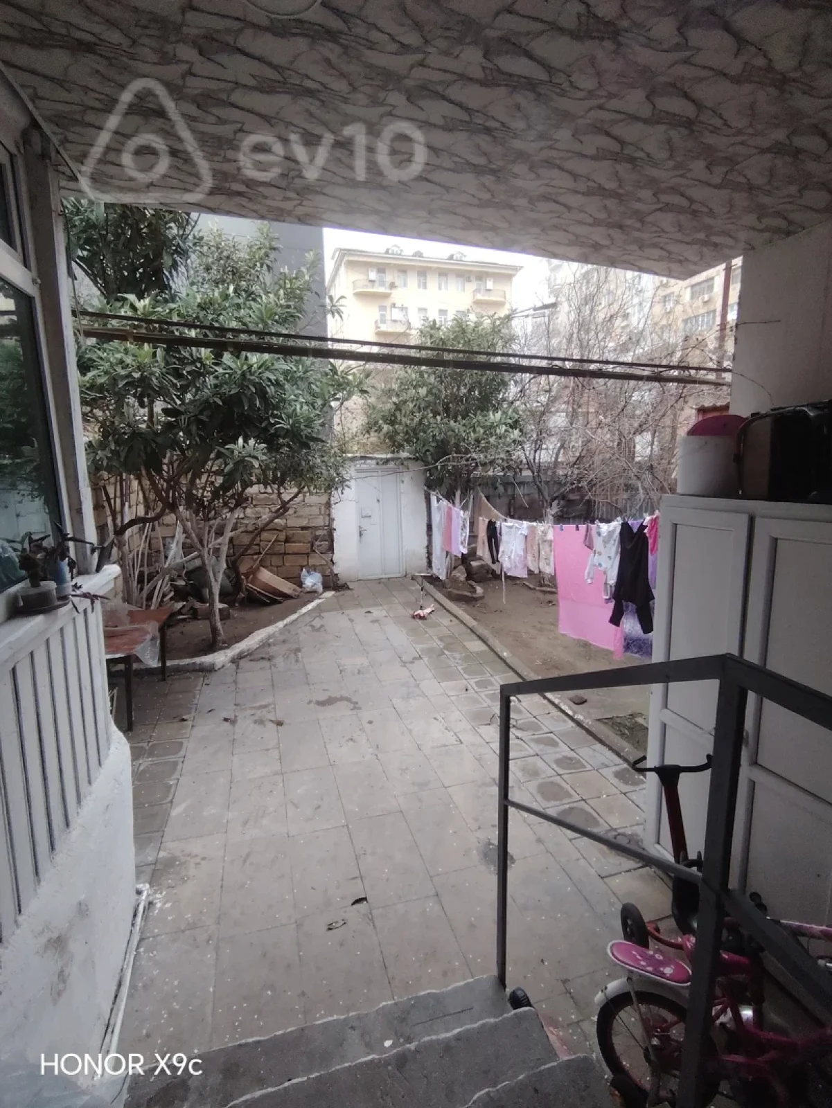 Kirayə verilir 2 otaqlı həyət evi 70 m²