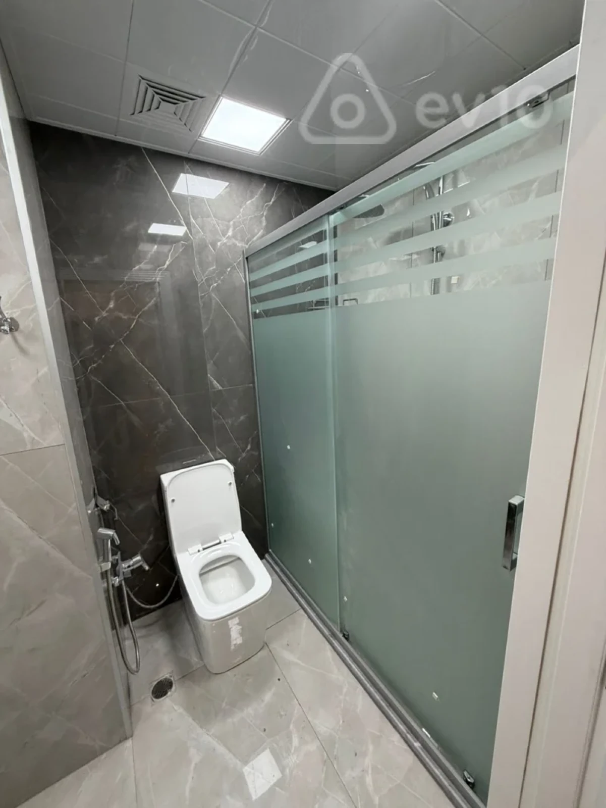 Kirayə verilir 2 otaqlı yeni tikili 52 m²