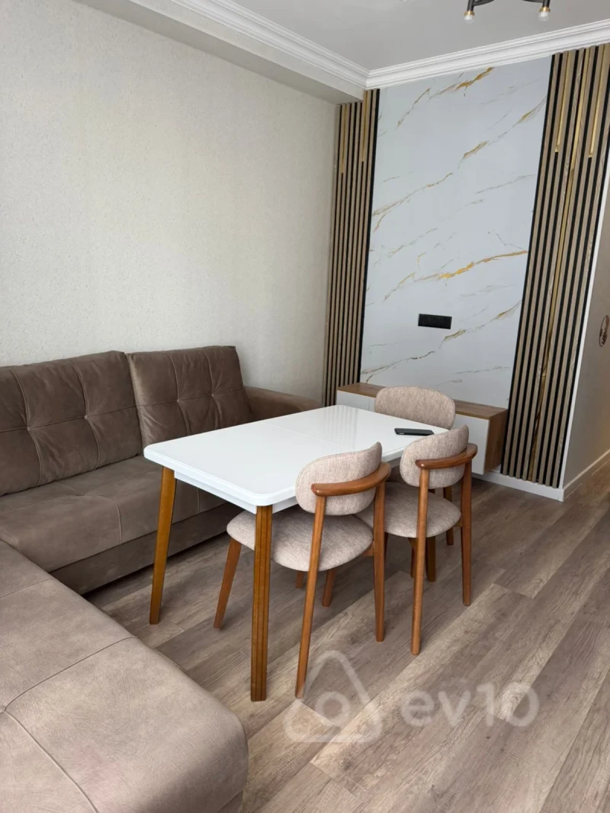 Kirayə verilir 2 otaqlı yeni tikili 52 m²