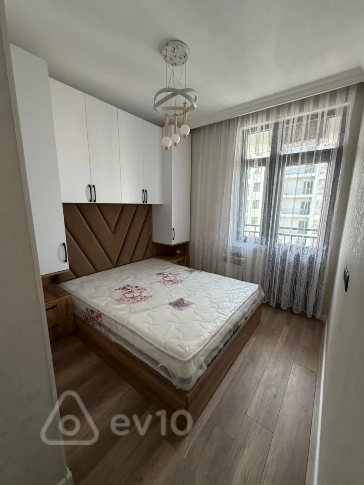 Kirayə verilir 2 otaqlı yeni tikili 52 m²