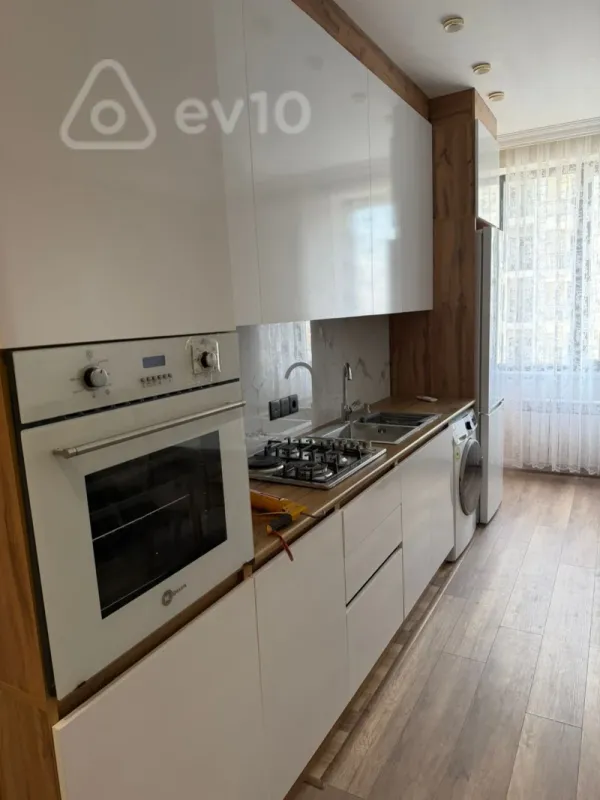Kirayə verilir 2 otaqlı yeni tikili 52 m²