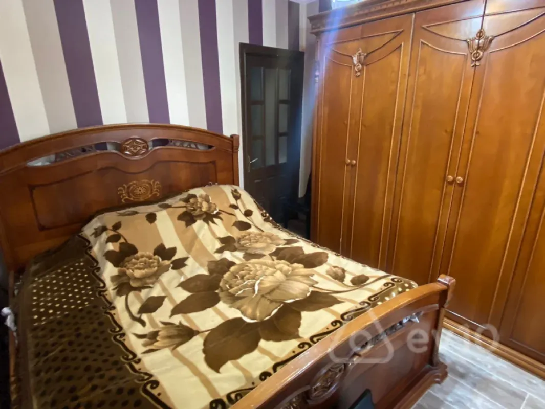 Kirayə verilir 2 otaqlı köhnə tikili 60 m²