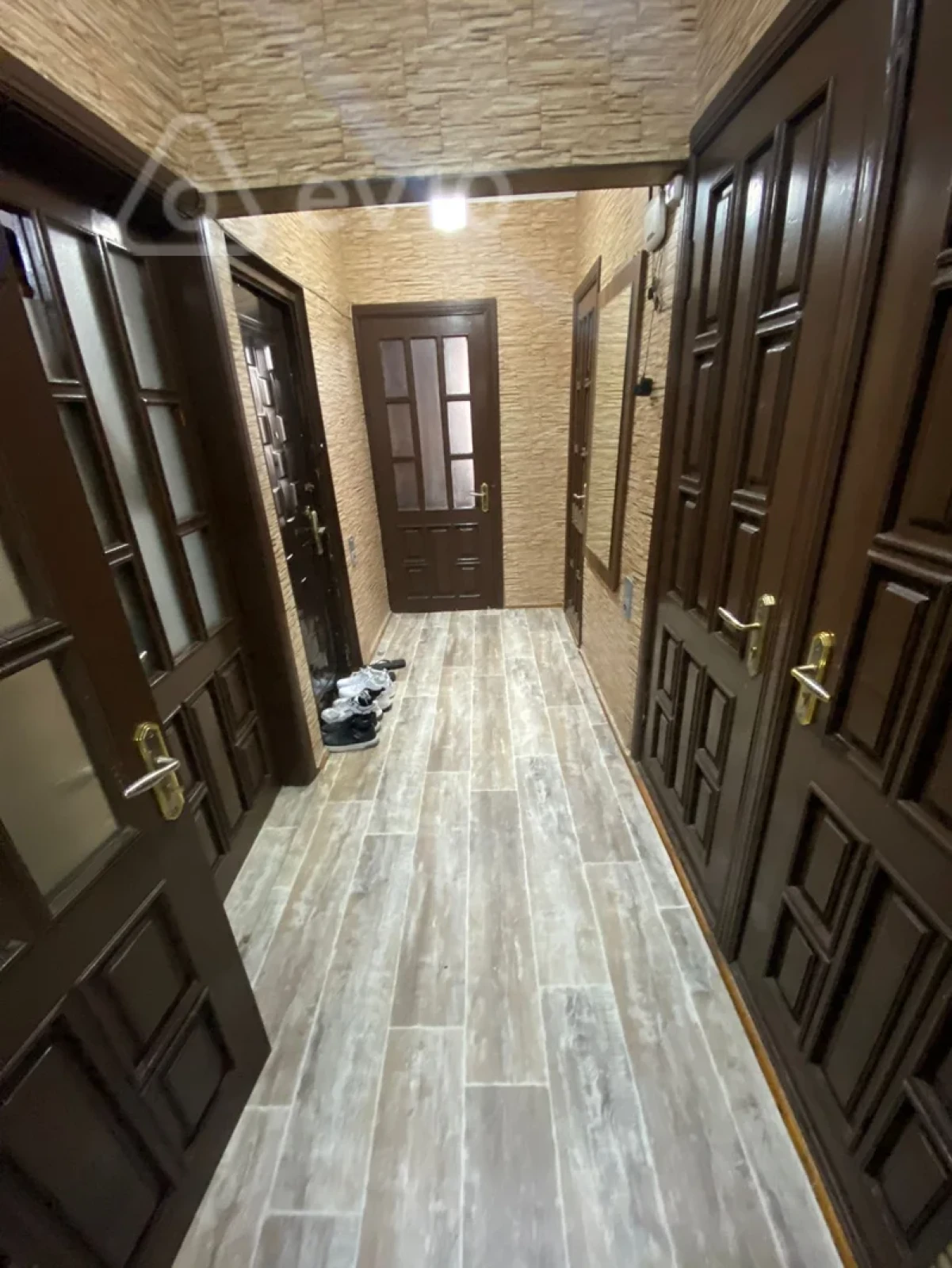 Kirayə verilir 2 otaqlı köhnə tikili 60 m²