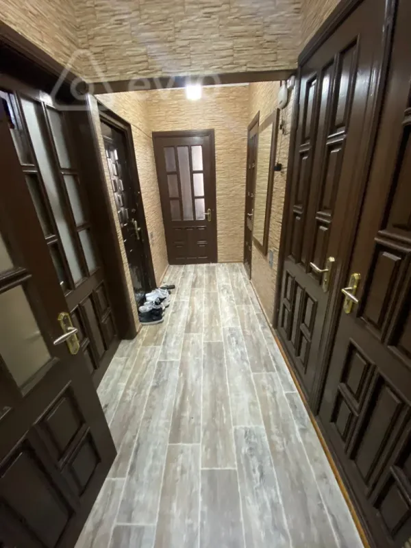 Kirayə verilir 2 otaqlı köhnə tikili 60 m²