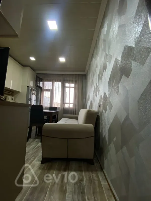 Kirayə verilir 2 otaqlı köhnə tikili 60 m²