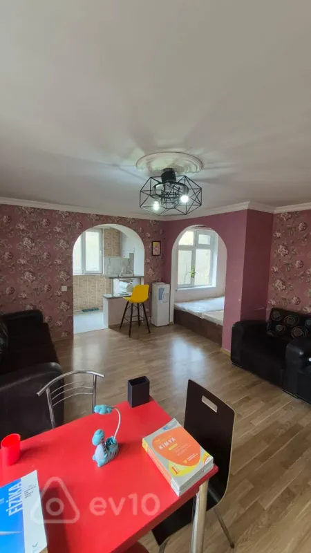 Kirayə verilir 2 otaqlı köhnə tikili 37 m²