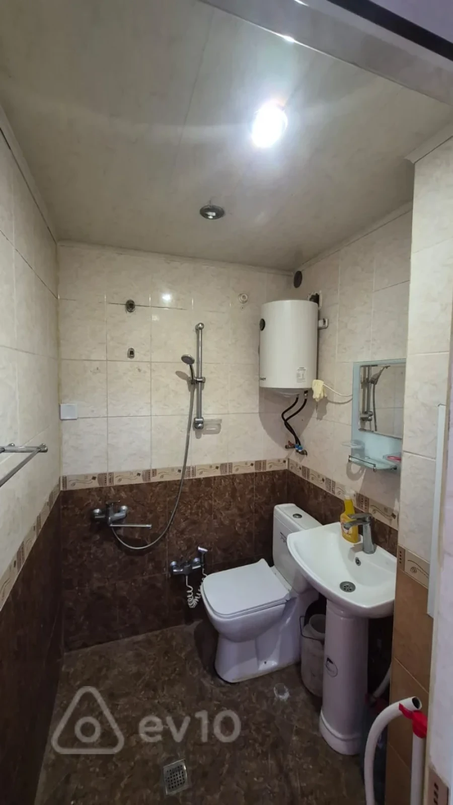 Kirayə verilir 2 otaqlı köhnə tikili 37 m²