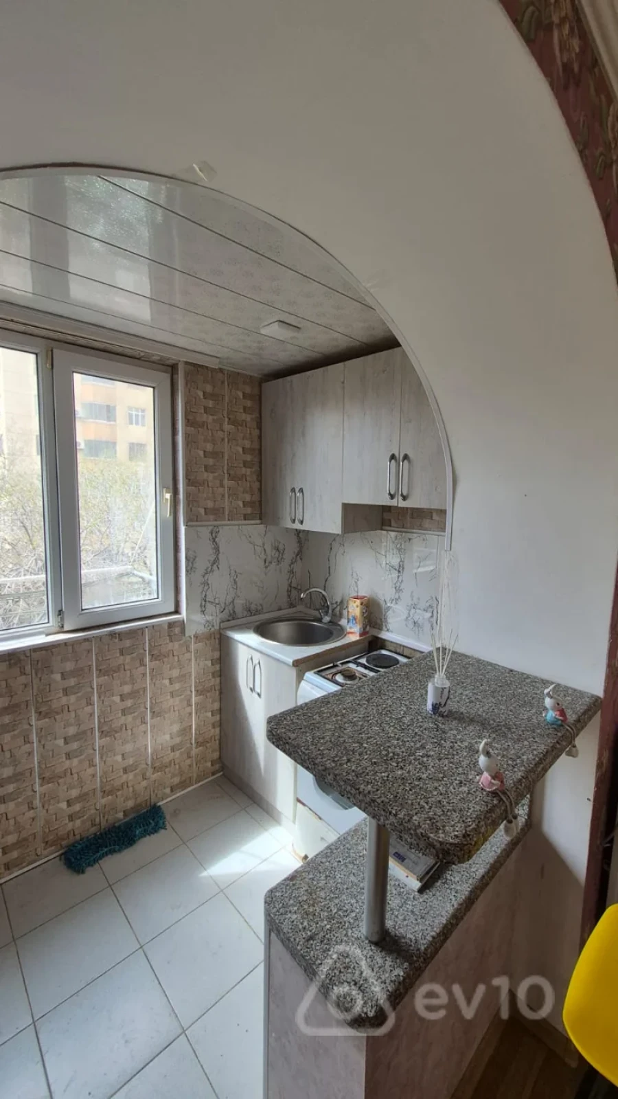 Kirayə verilir 2 otaqlı köhnə tikili 37 m²