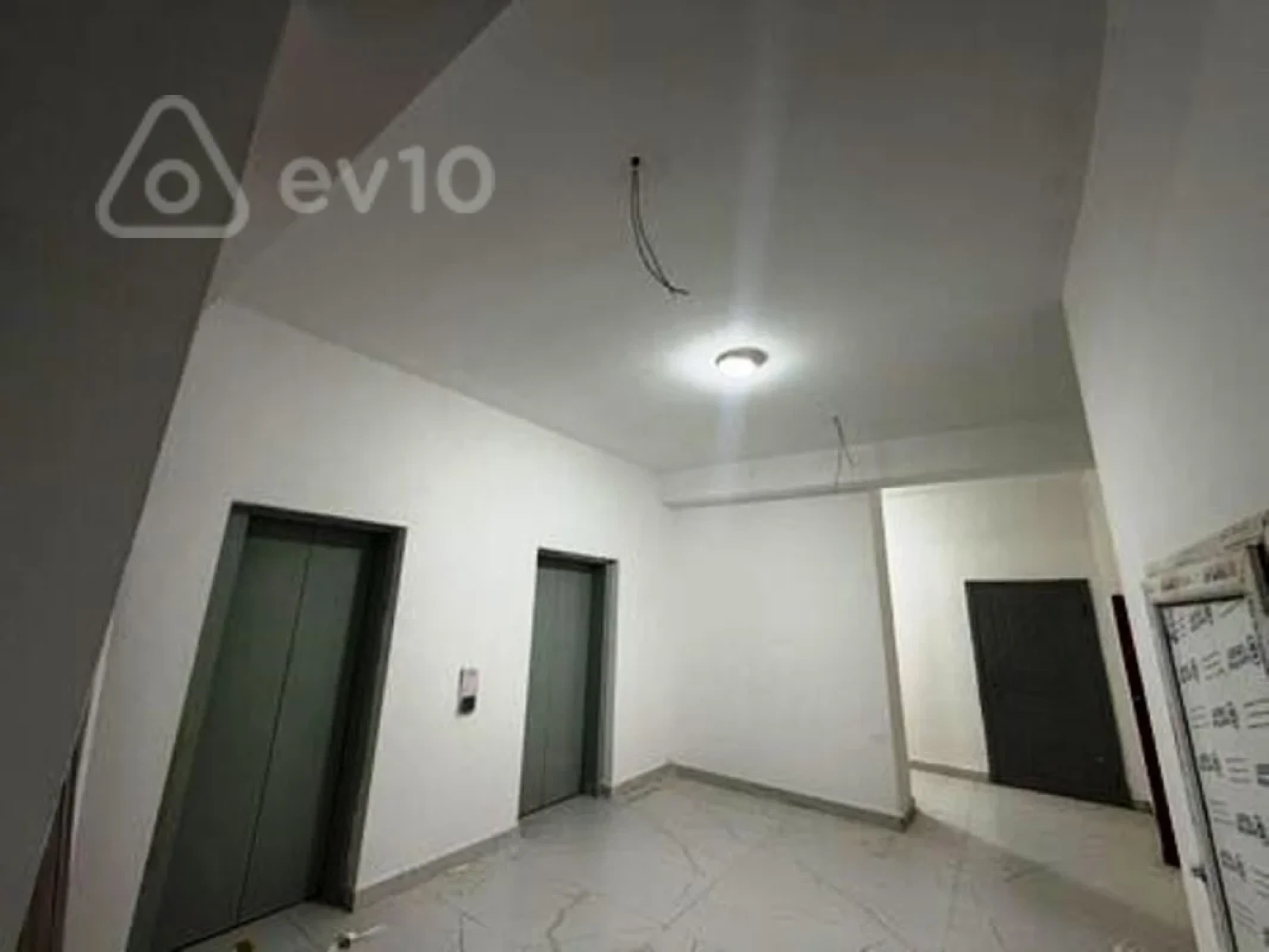 Satılır 3 otaqlı yeni tikili 97 m²