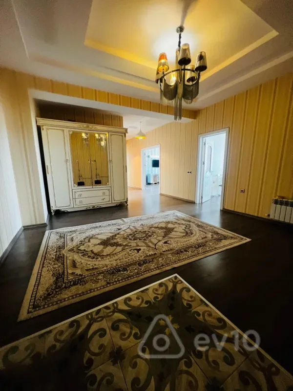 Kirayə verilir 3 otaqlı yeni tikili 140 m²