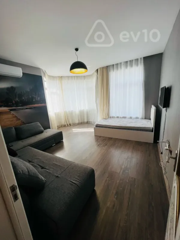 Kirayə verilir 3 otaqlı yeni tikili 140 m²