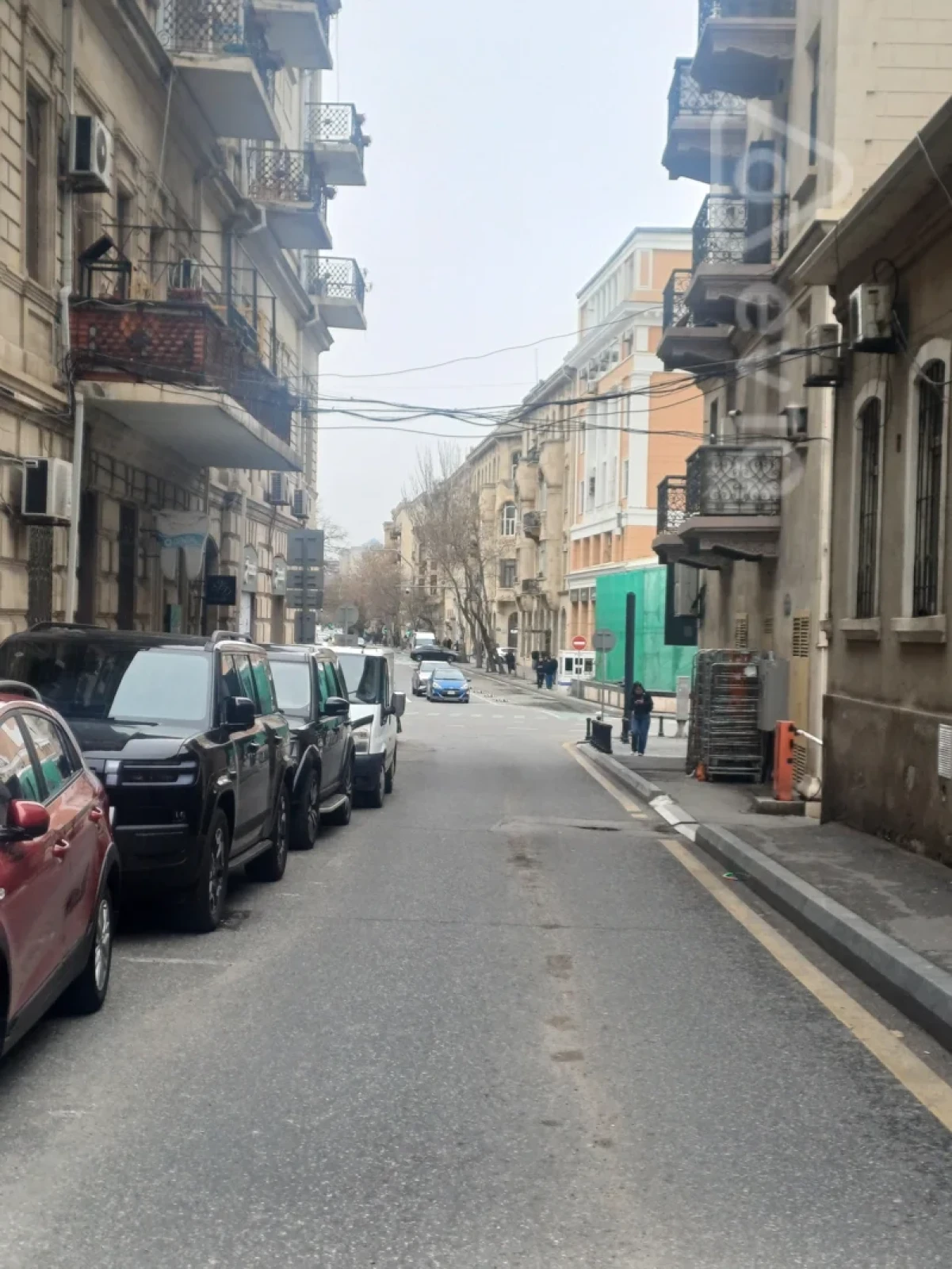 Kirayə verilir 3 otaqlı köhnə tikili 150 m²