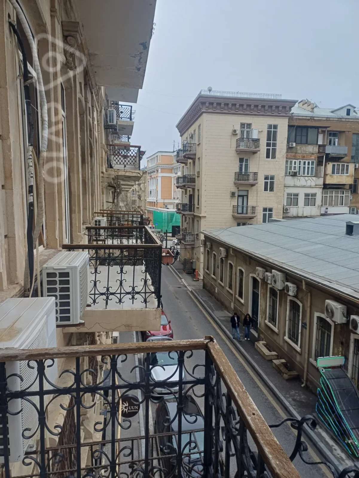 Kirayə verilir 3 otaqlı köhnə tikili 150 m²