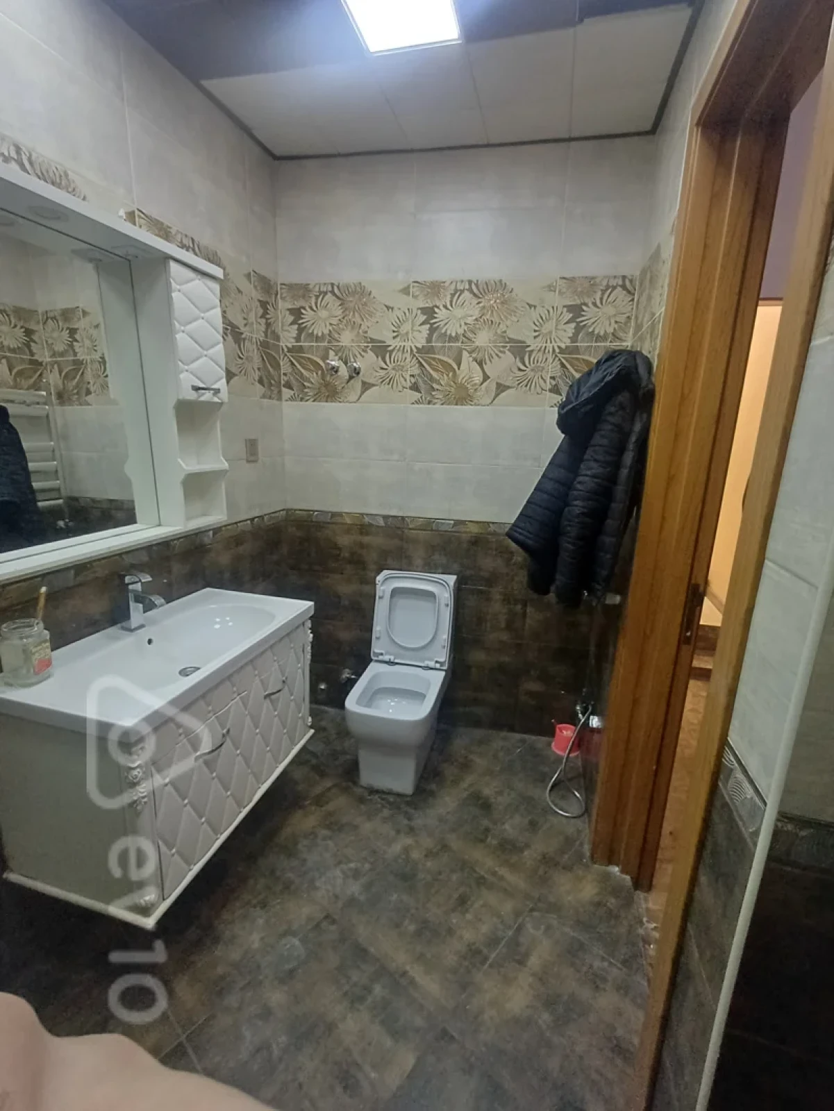 Kirayə verilir 3 otaqlı köhnə tikili 150 m²