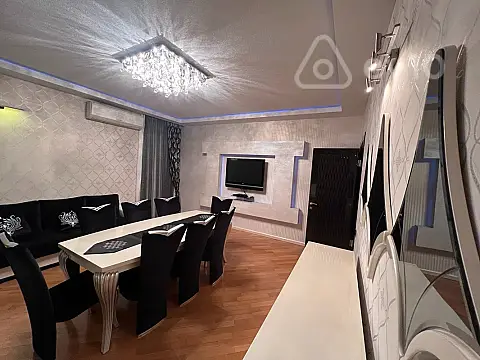 Kirayə verilir 2 otaqlı yeni tikili 90 m²