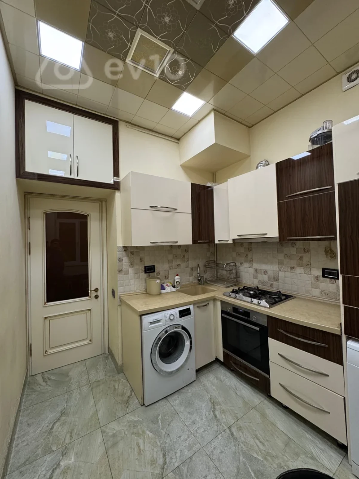 Kirayə verilir 3 otaqlı köhnə tikili 50 m²