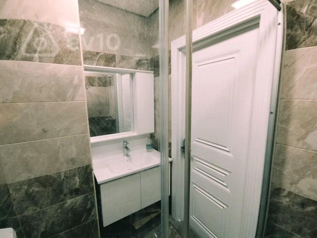 Satılır 3 otaqlı yeni tikili 60 m²