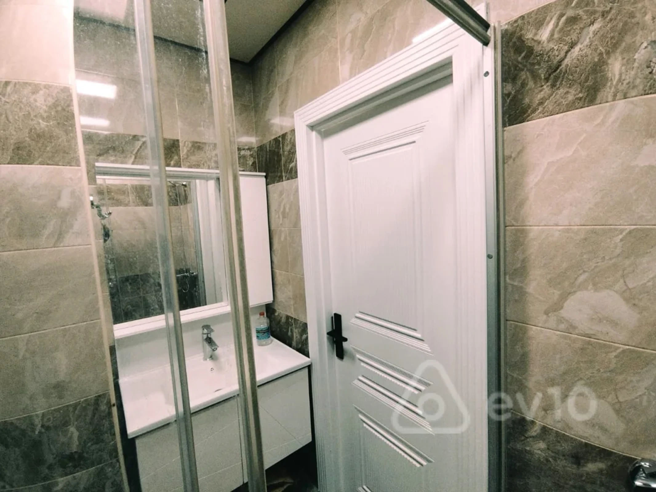 Satılır 3 otaqlı yeni tikili 60 m²