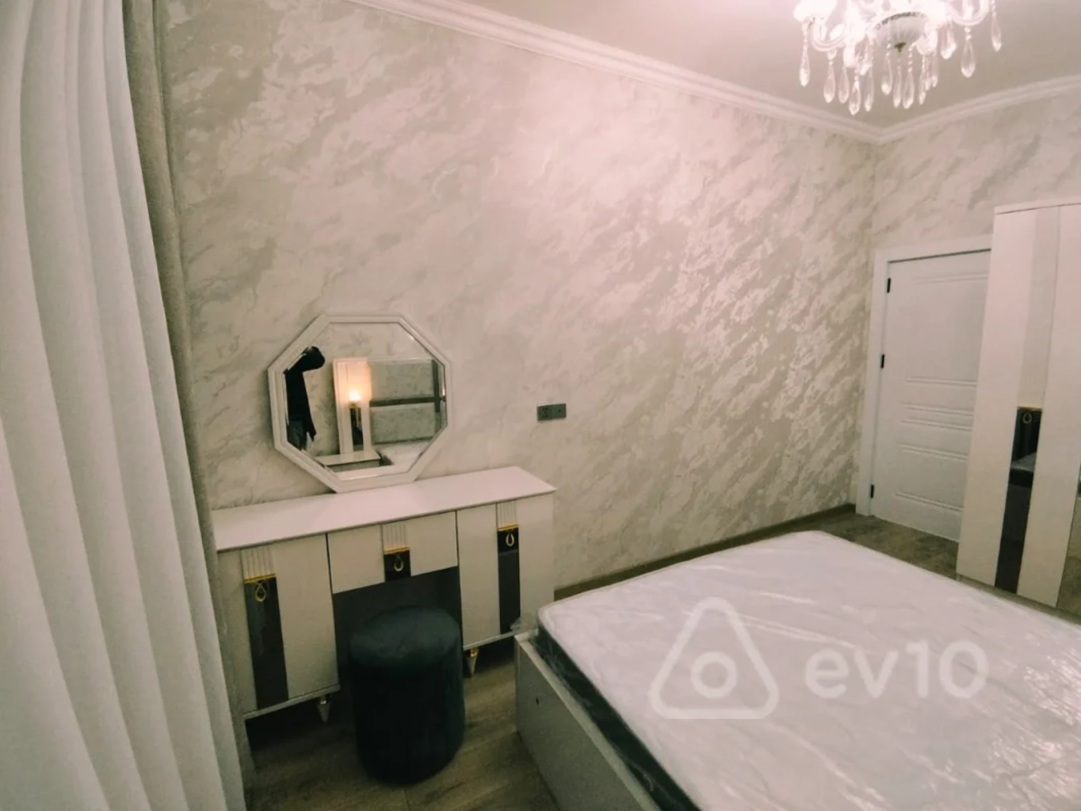 Satılır 3 otaqlı yeni tikili 60 m²