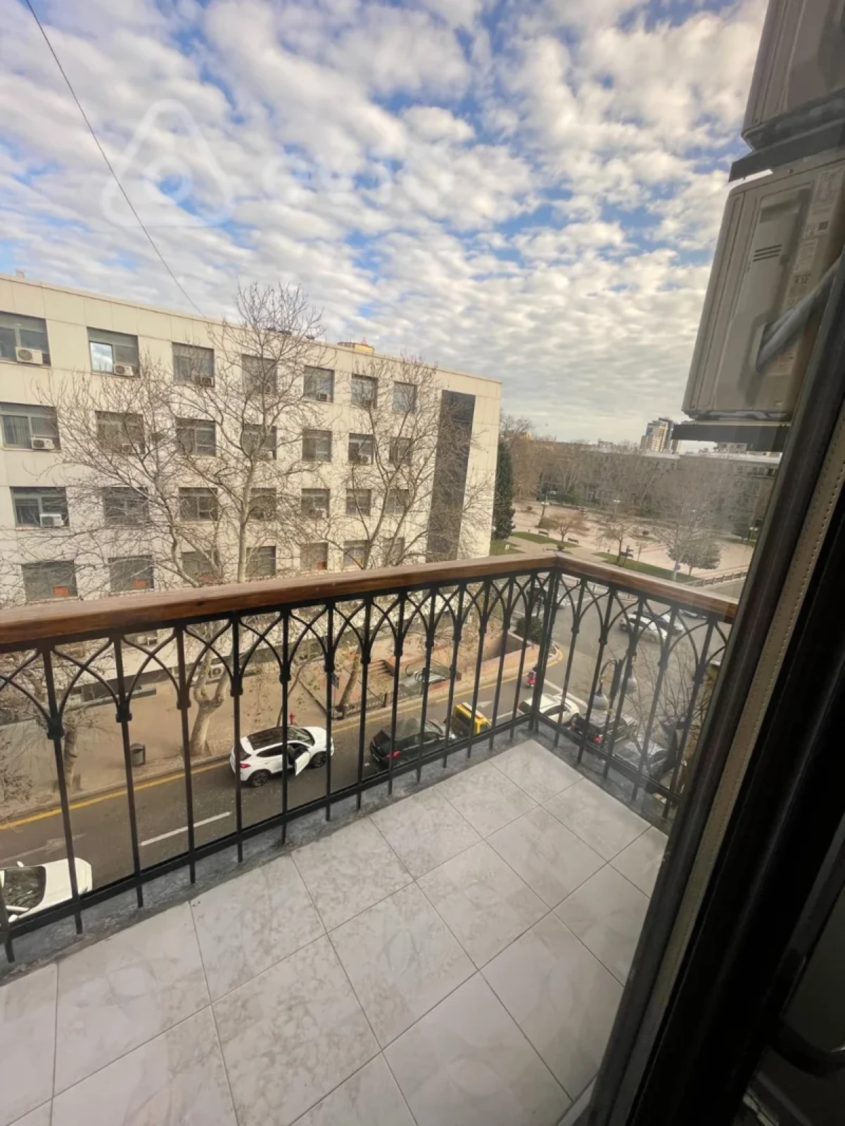 Kirayə verilir 3 otaqlı köhnə tikili 85 m²