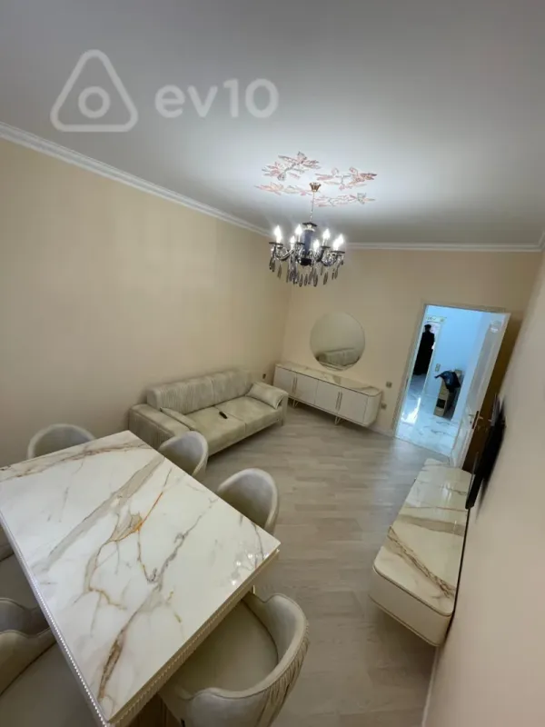 Kirayə verilir 3 otaqlı köhnə tikili 85 m²