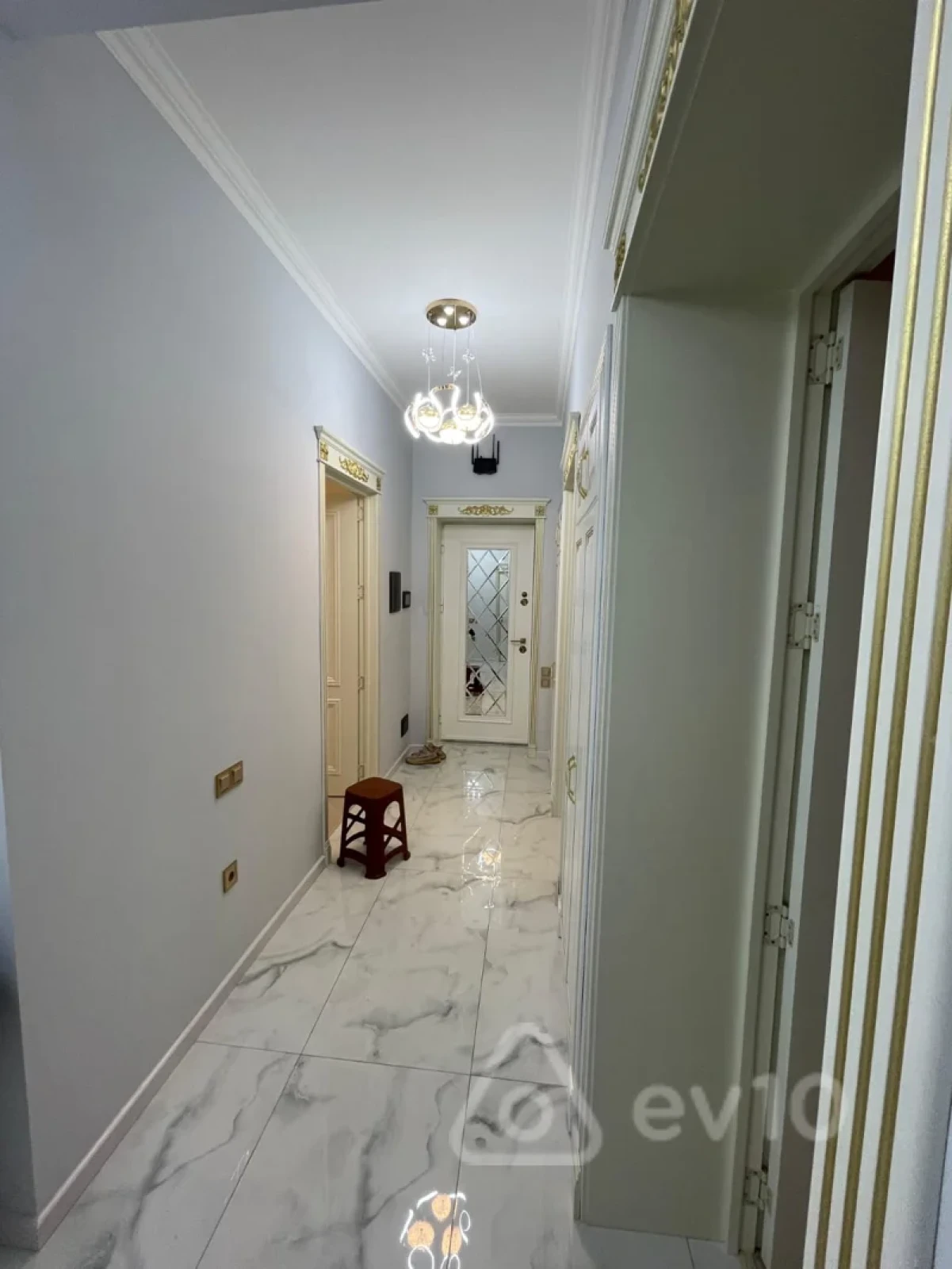 Kirayə verilir 3 otaqlı köhnə tikili 85 m²