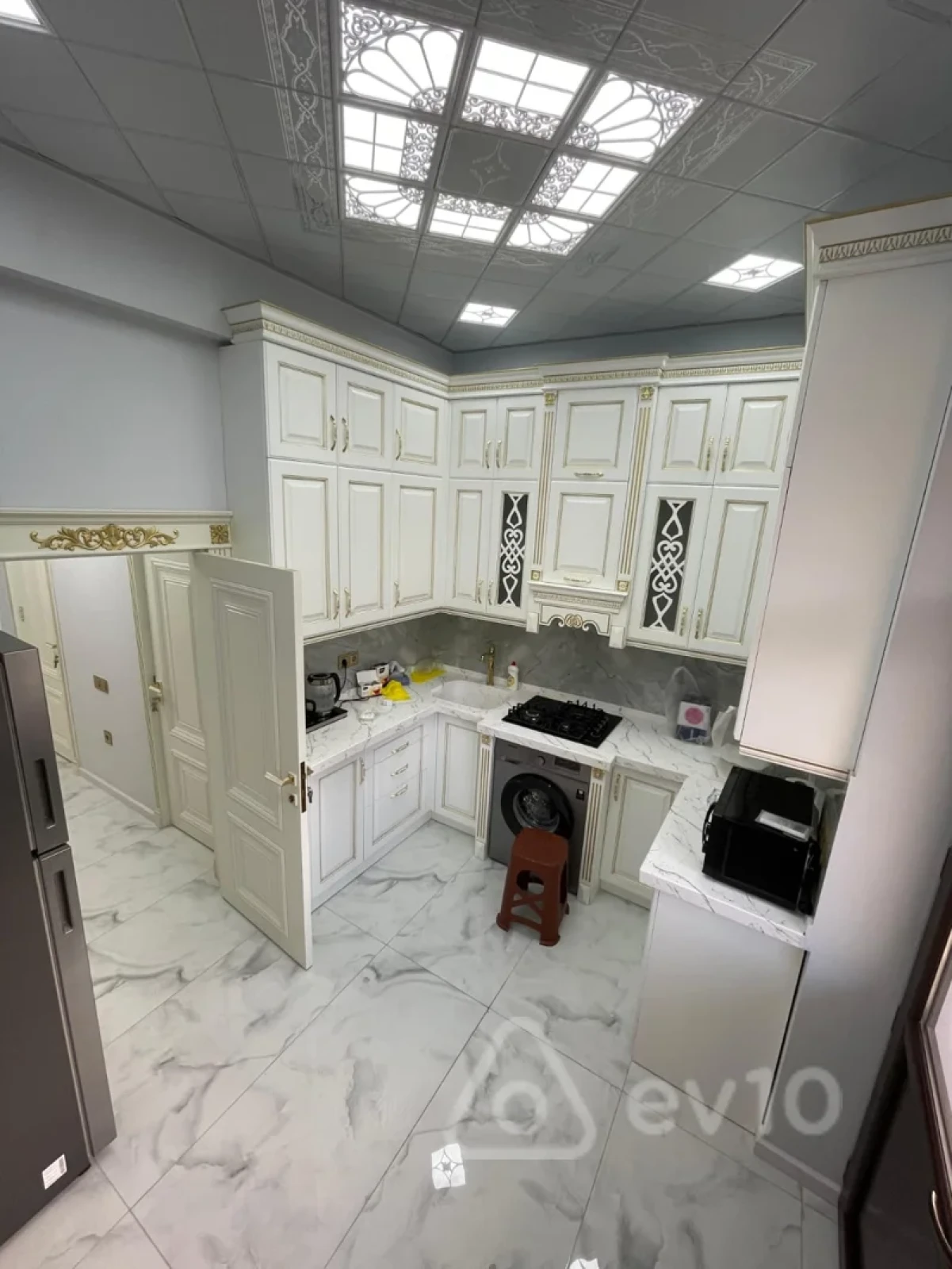 Kirayə verilir 3 otaqlı köhnə tikili 85 m²