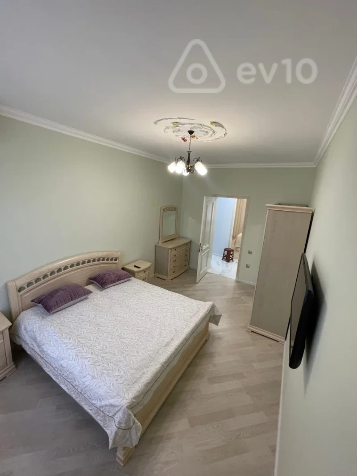 Kirayə verilir 3 otaqlı köhnə tikili 85 m²