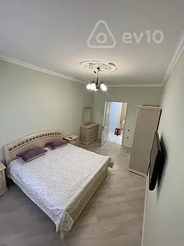Kirayə verilir 3 otaqlı köhnə tikili 85 m²
