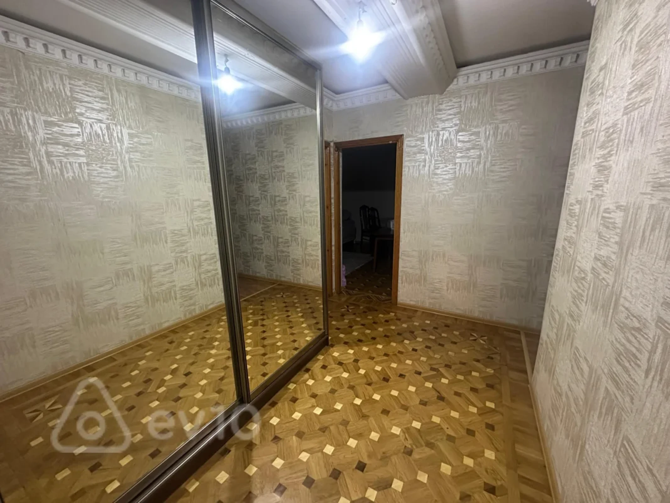 Satılır 3 otaqlı köhnə tikili 65 m²