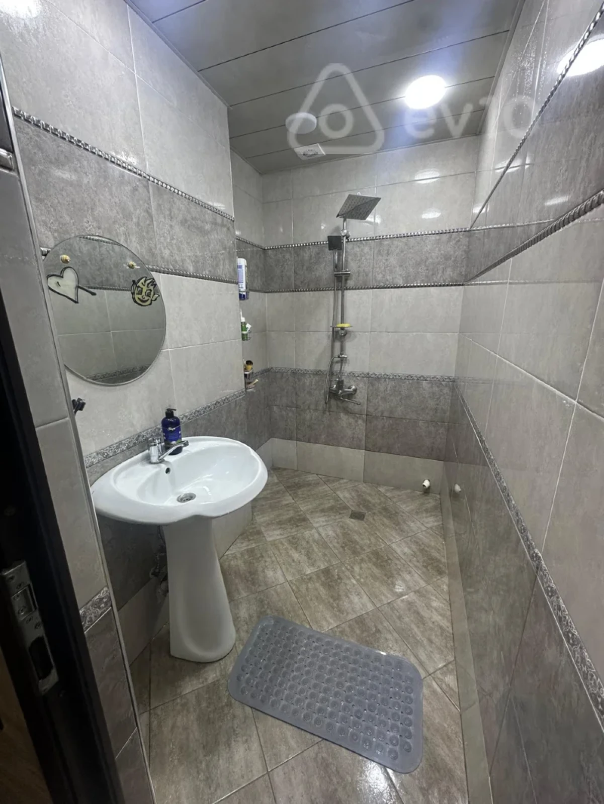 Satılır 3 otaqlı köhnə tikili 65 m²