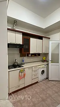 Kirayə verilir 2 otaqlı köhnə tikili 60 m²
