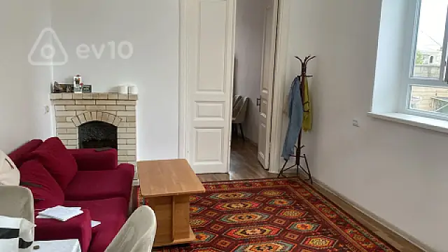 Kirayə verilir 2 otaqlı köhnə tikili 60 m²