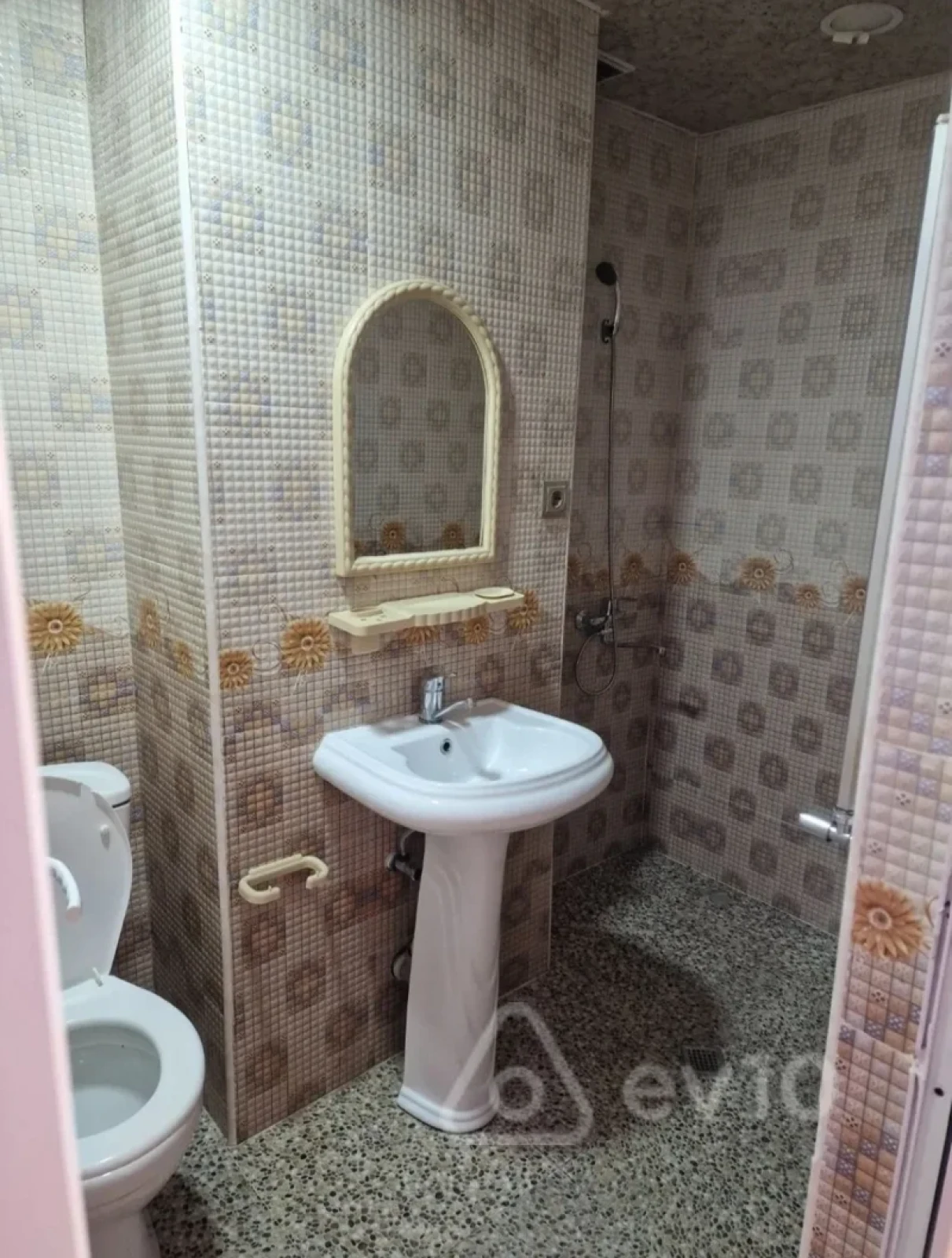 Kirayə verilir 2 otaqlı yeni tikili 50 m²