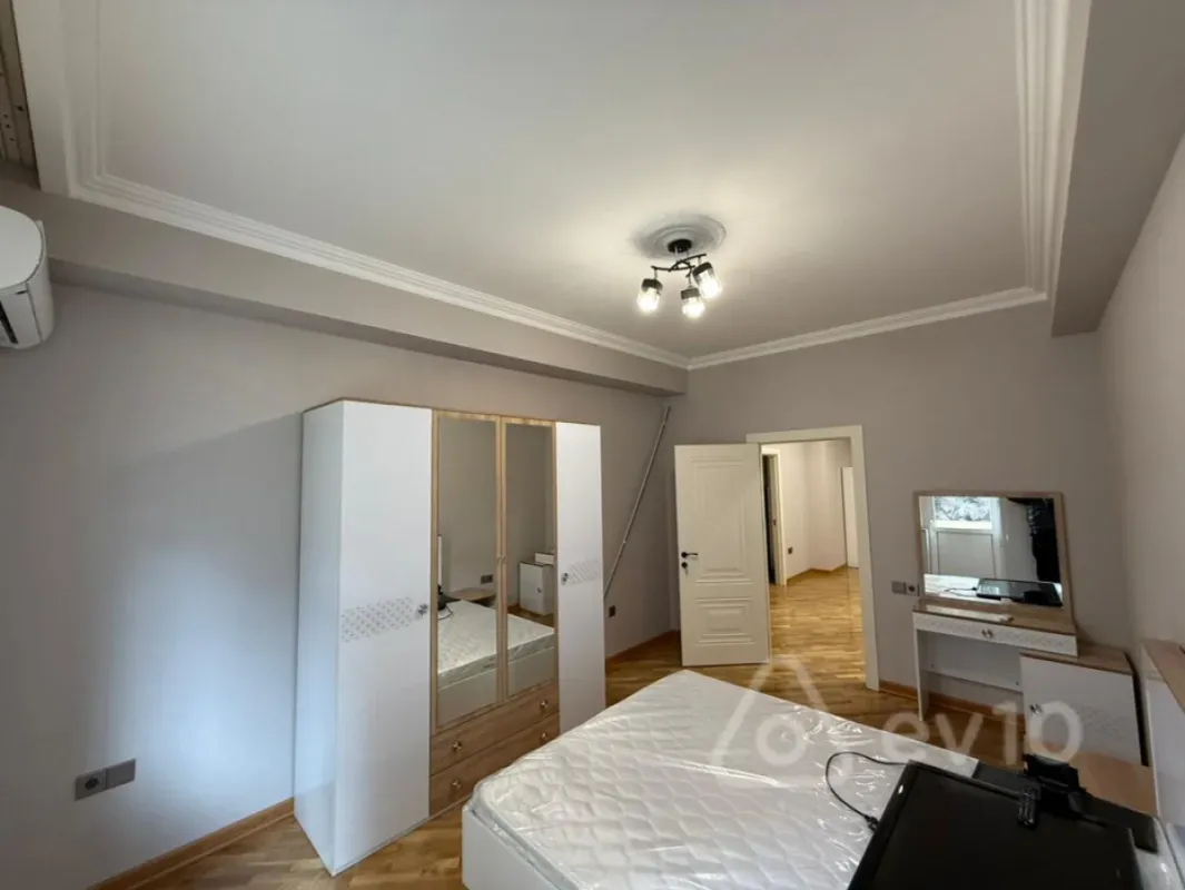 Kirayə verilir 2 otaqlı yeni tikili 100 m²