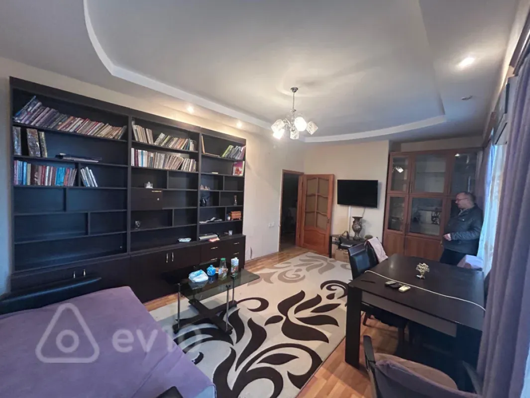 Kirayə verilir 2 otaqlı yeni tikili 60 m²