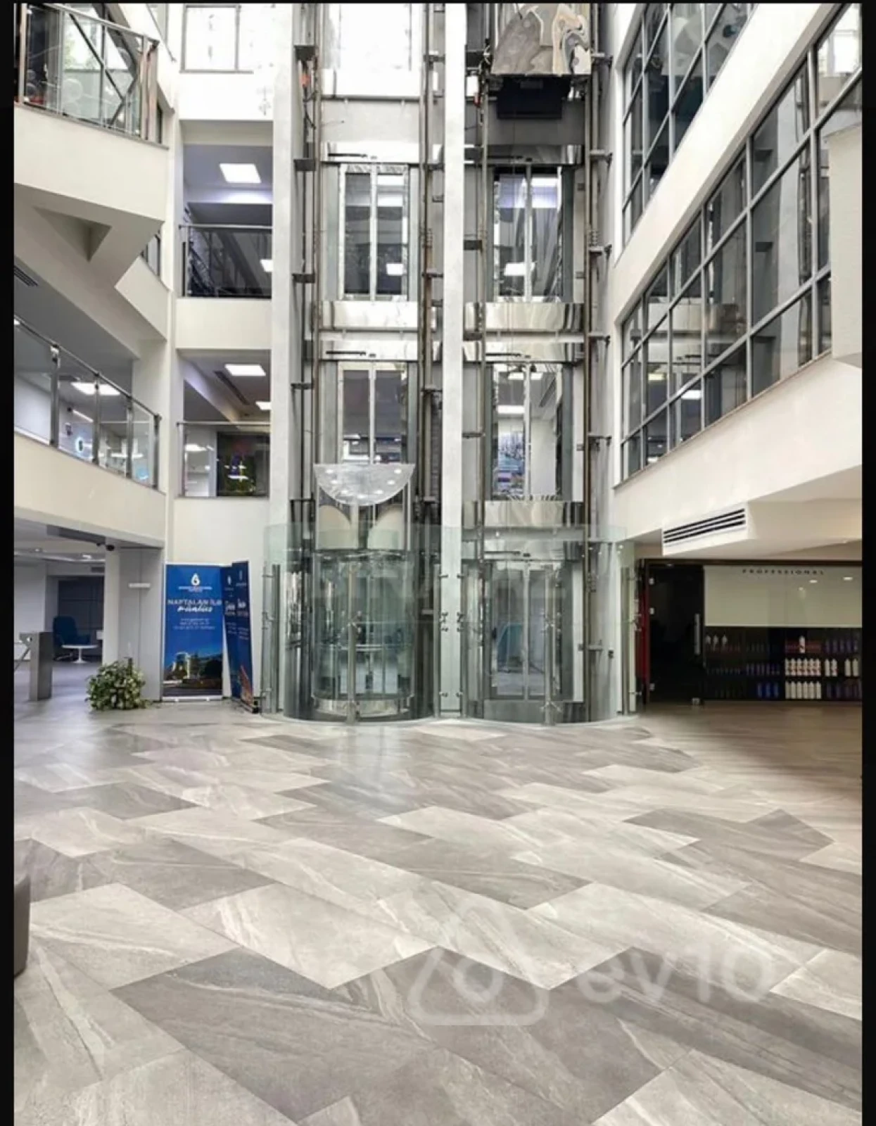 Satılır 3 otaqlı yeni tikili 105 m²