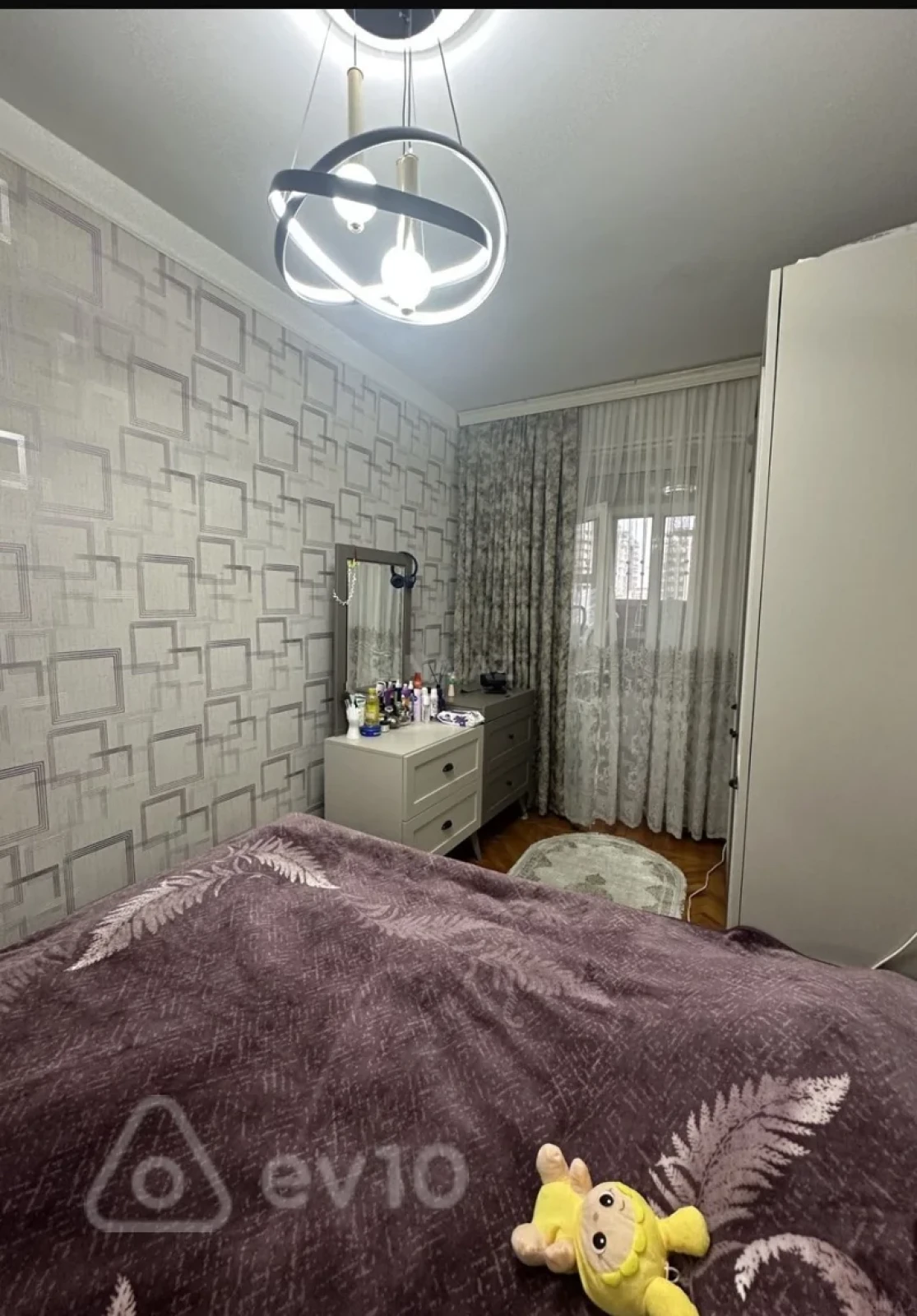 Satılır 3 otaqlı köhnə tikili 100 m²