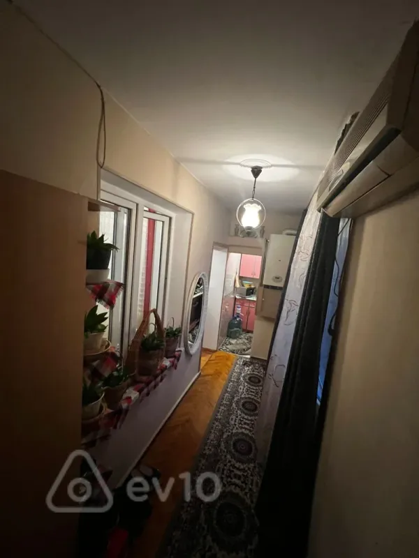 Satılır 3 otaqlı köhnə tikili 100 m²