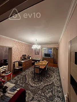 Satılır 3 otaqlı köhnə tikili 100 m²