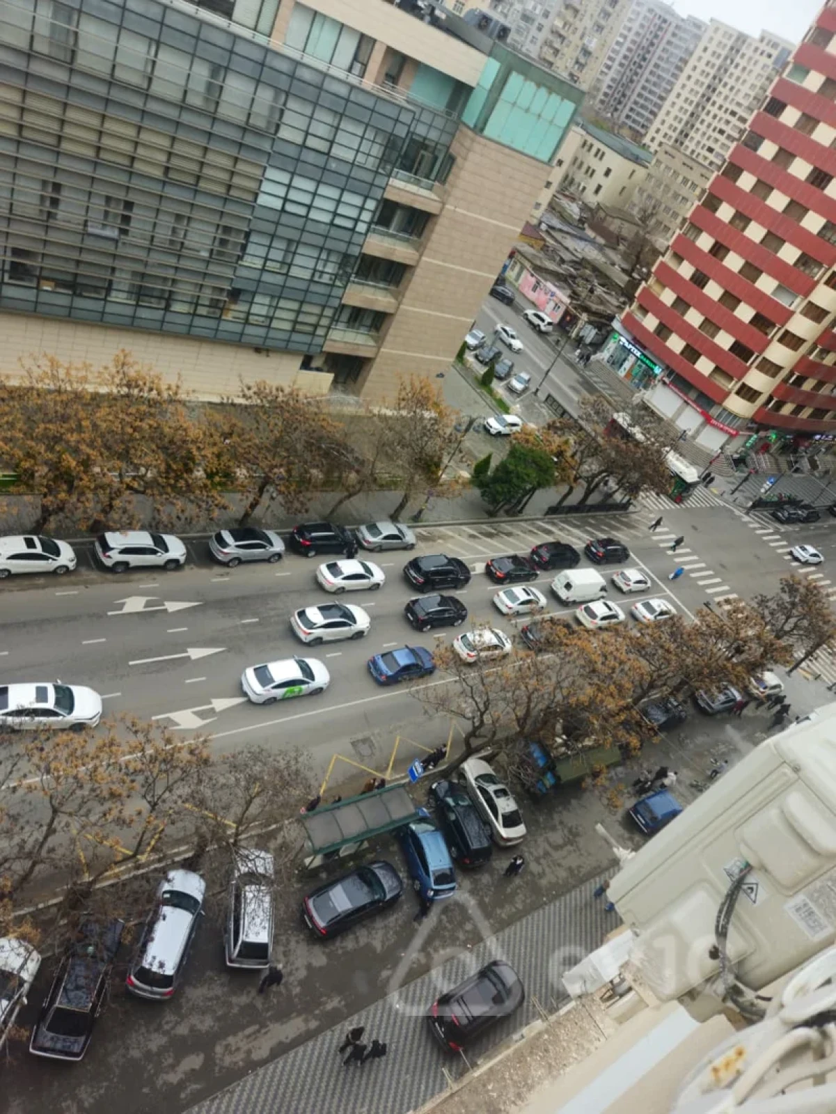 Satılır 3 otaqlı köhnə tikili 100 m²