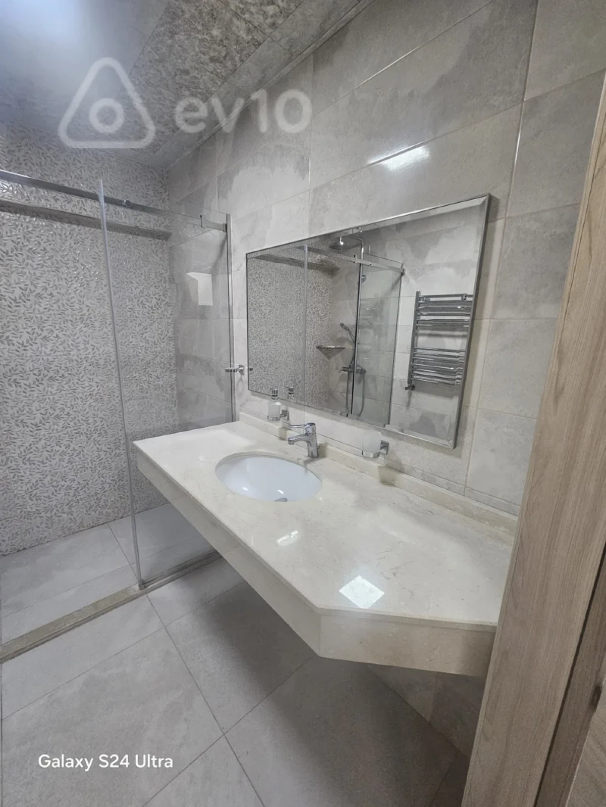 Kirayə verilir 2 otaqlı yeni tikili 78 m²