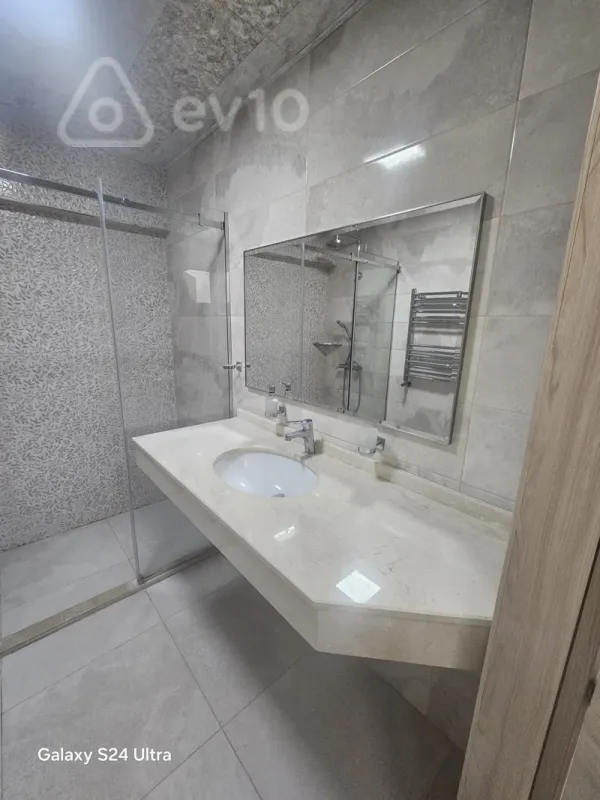Kirayə verilir 2 otaqlı yeni tikili 78 m²