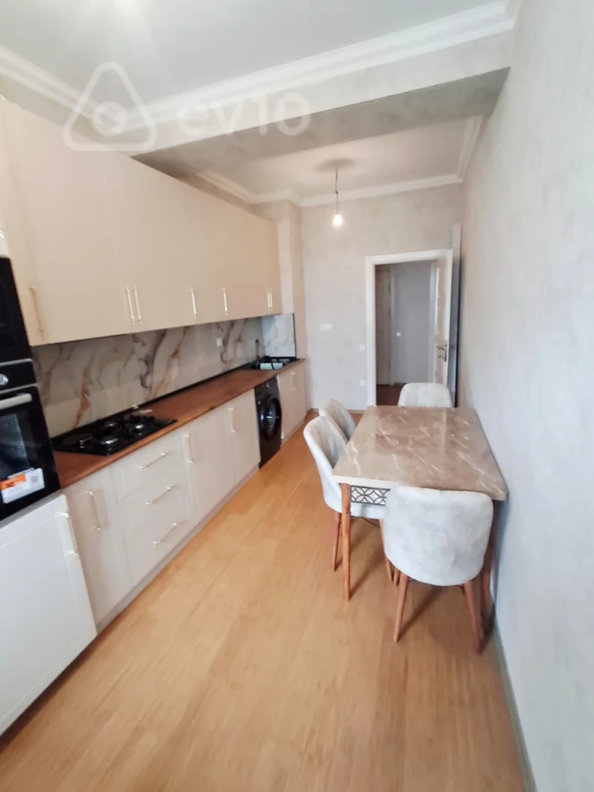Kirayə verilir 2 otaqlı yeni tikili 78 m²