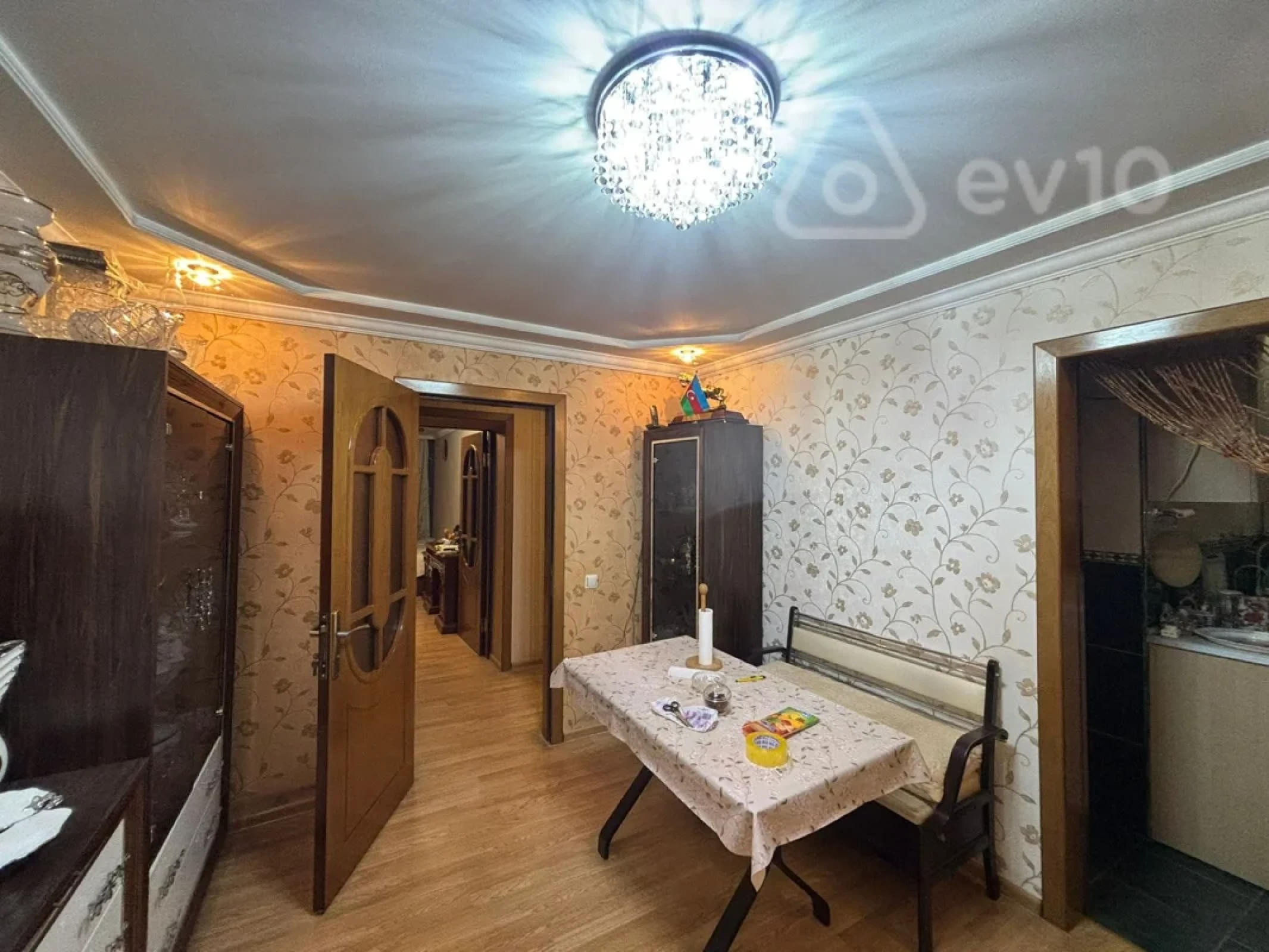Satılır 3 otaqlı köhnə tikili 63 m²