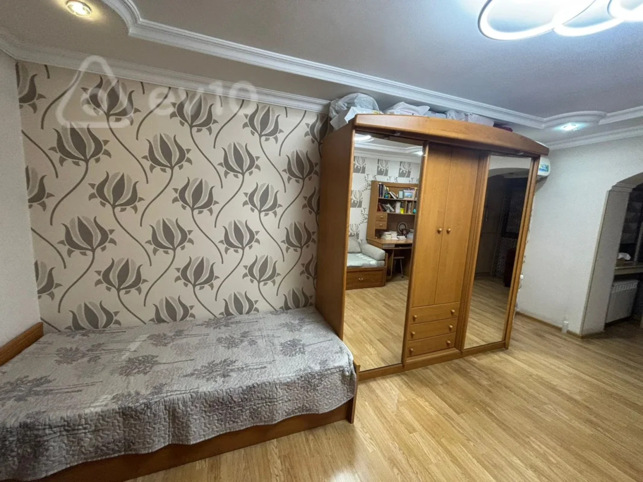 Satılır 3 otaqlı köhnə tikili 63 m²